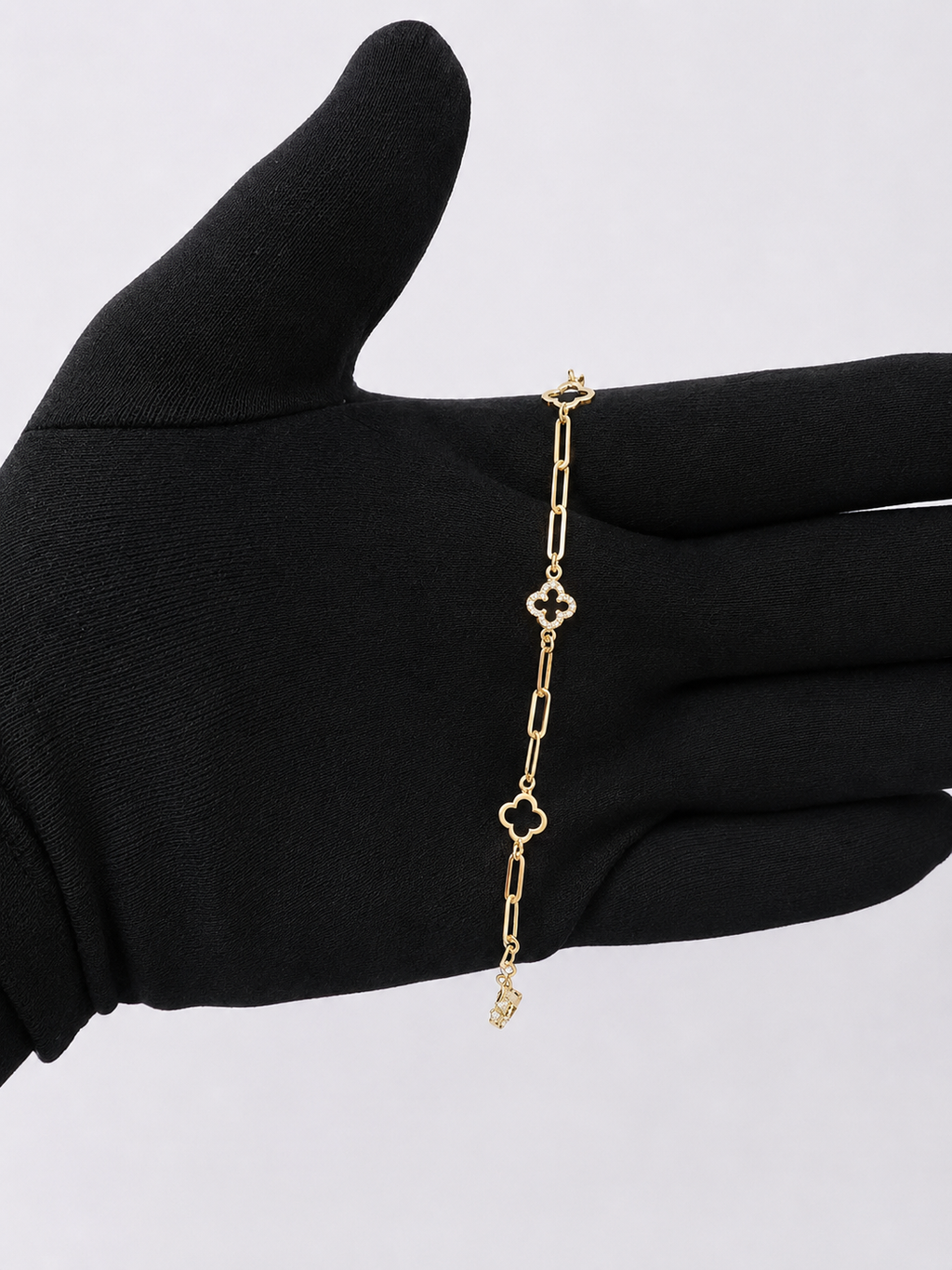 ✨ Clover Paperclip Bracelet ✨