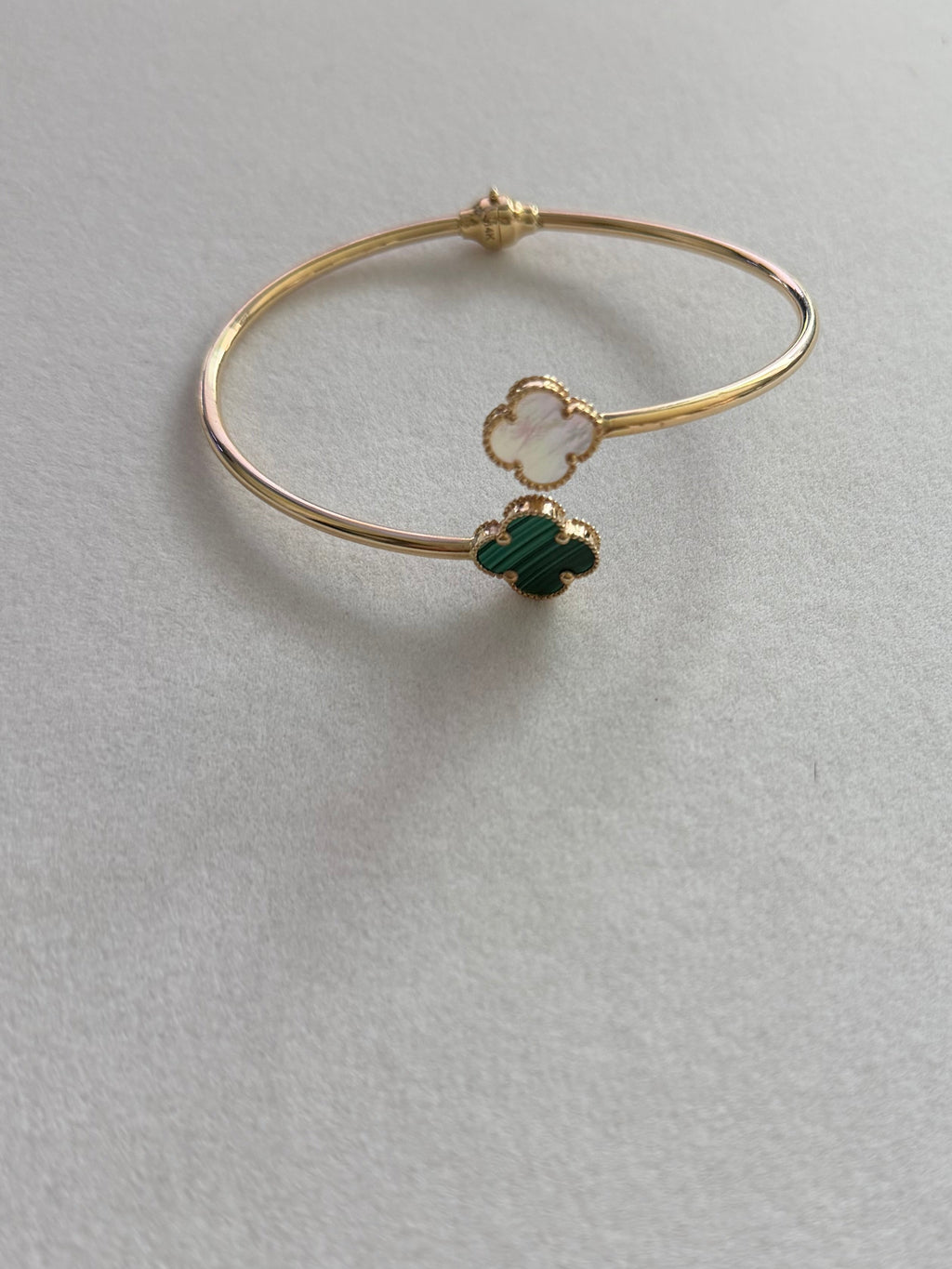 Trébol Bangle Bracelet