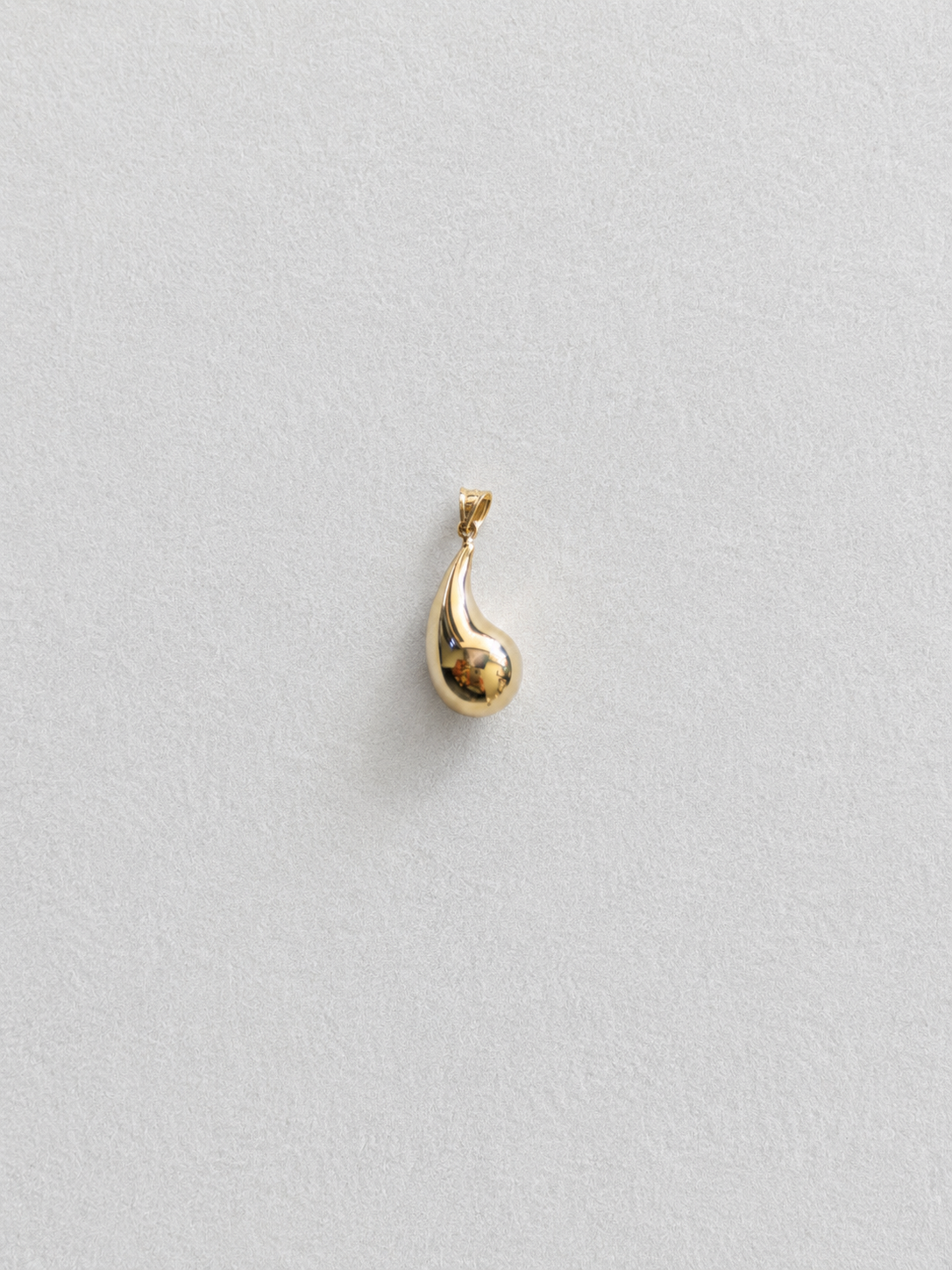 14K Gold Teardrop Pendant