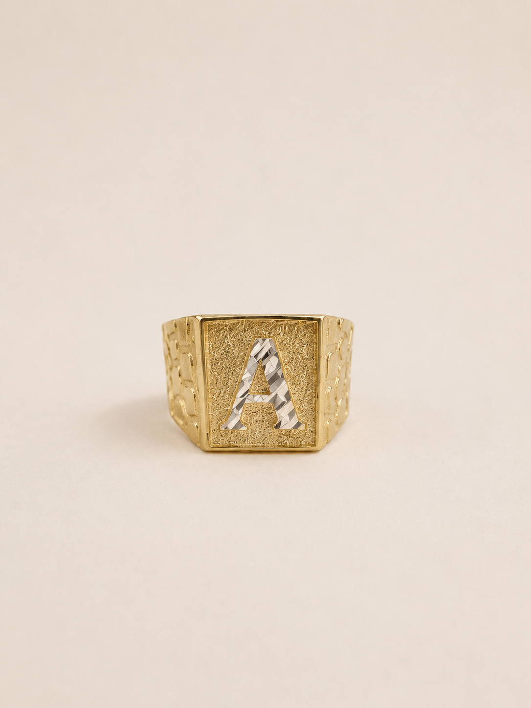 Anillo Sello con Inicial “A”