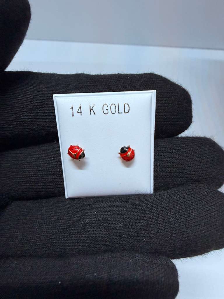 Stud Earrings Collection