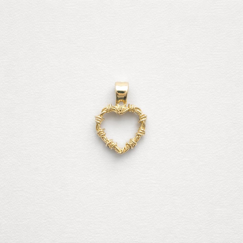 ✨ Barbed Heart Pendant ✨