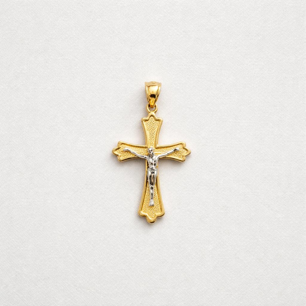 ✨ Crucifix Cross Pendant ✨